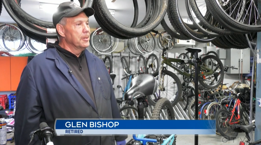 Calgary retirees volunteering to fix bicycles for new Canadians and underprivileged kids